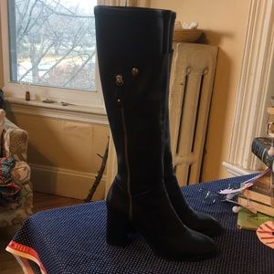 Gorgeous Knee high heeled Italian boots